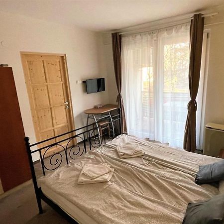 Évi Apartman Eger Extérieur photo