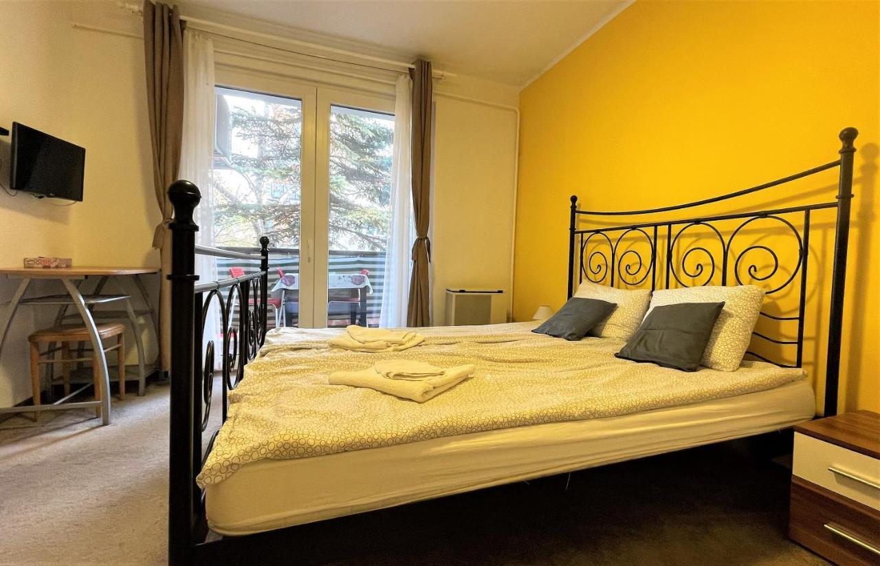 Évi Apartman Eger Extérieur photo
