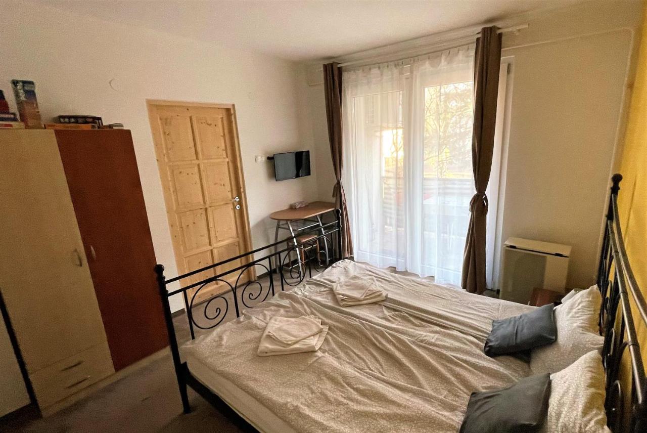 Évi Apartman Eger Extérieur photo