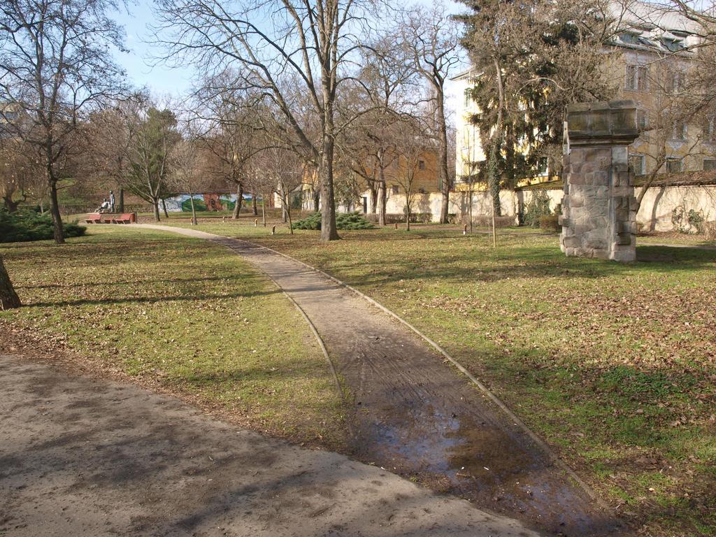 Évi Apartman Eger Extérieur photo