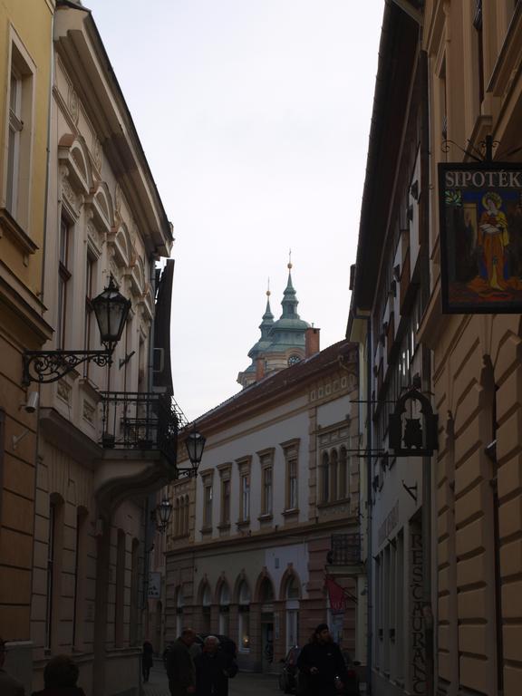 Évi Apartman Eger Extérieur photo